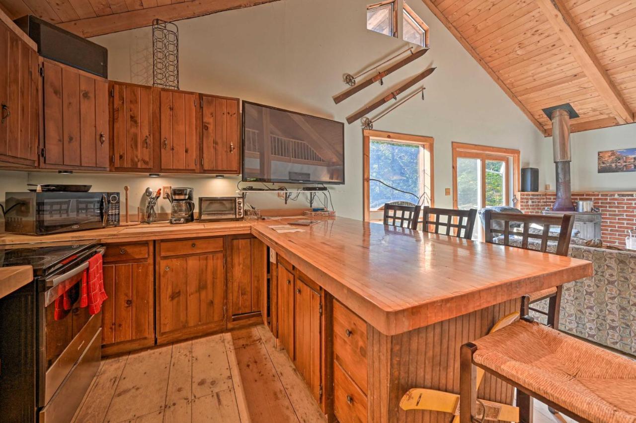 Remote Cabin With Fire Pit 3 Miles To Stowe Mtn! ภายนอก รูปภาพ