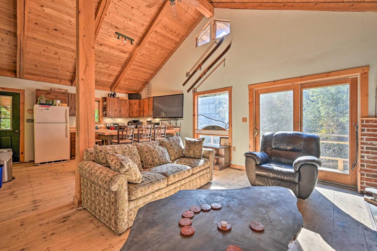 Remote Cabin With Fire Pit 3 Miles To Stowe Mtn! ภายนอก รูปภาพ