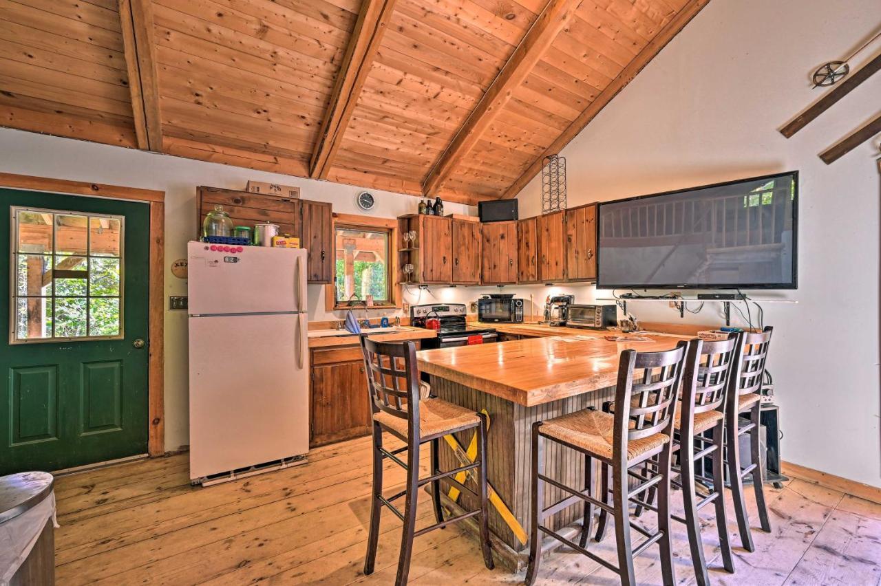 Remote Cabin With Fire Pit 3 Miles To Stowe Mtn! ภายนอก รูปภาพ