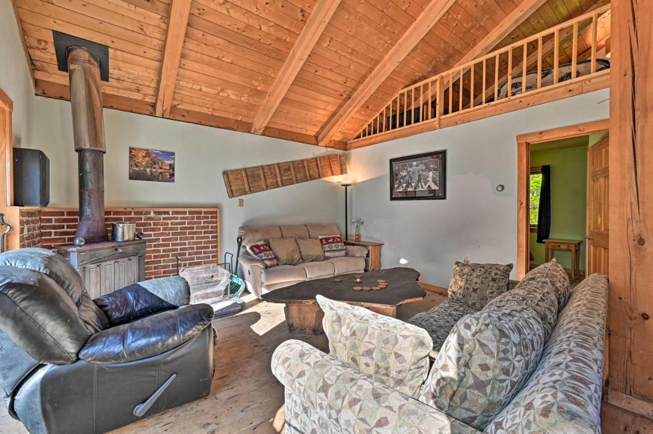 Remote Cabin With Fire Pit 3 Miles To Stowe Mtn! ภายนอก รูปภาพ